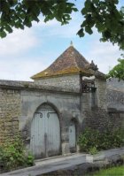 vieille b�tisse pr�s de l'�glise, remarquablement r�nov�e
